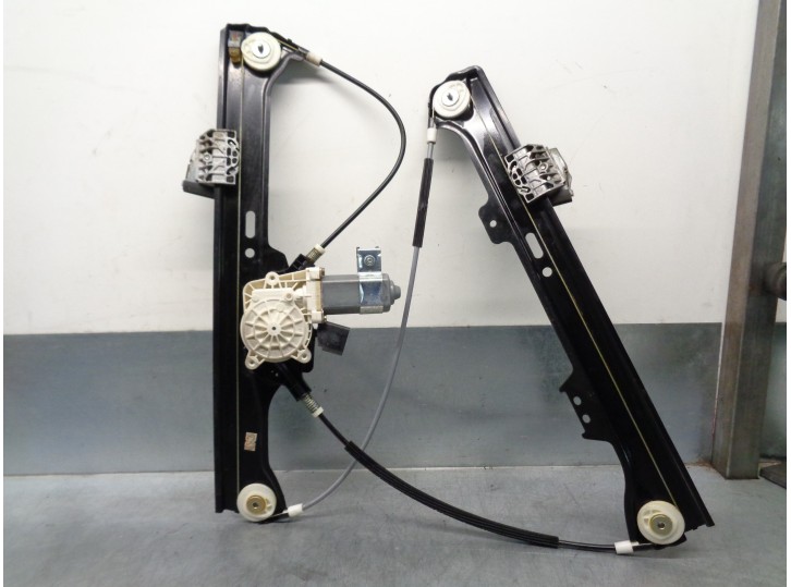 Recambio de elevalunas delantero derecho para bmw serie 5 berlina (e60) 530d referencia OEM IAM 51337075668 6 PINES 4 PUERTAS