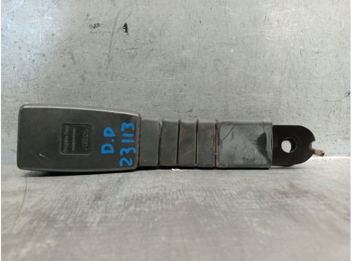 Recambio de enganche cinturon para hyundai santamo 2.0 16v referencia OEM IAM 88823M2000 88823M2000AQ 