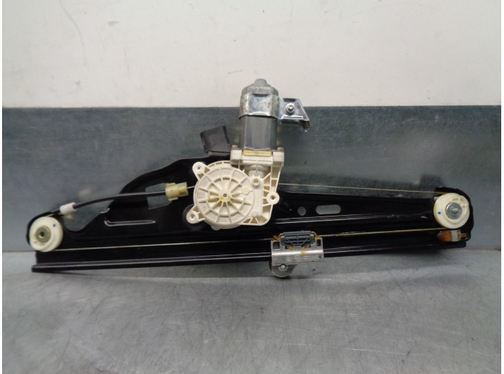 Replacement rear right window regulator for BMW 5 Series Saloon (E60) 530D OEM IAM reference 51357184746 6 PINS 4 DOORS