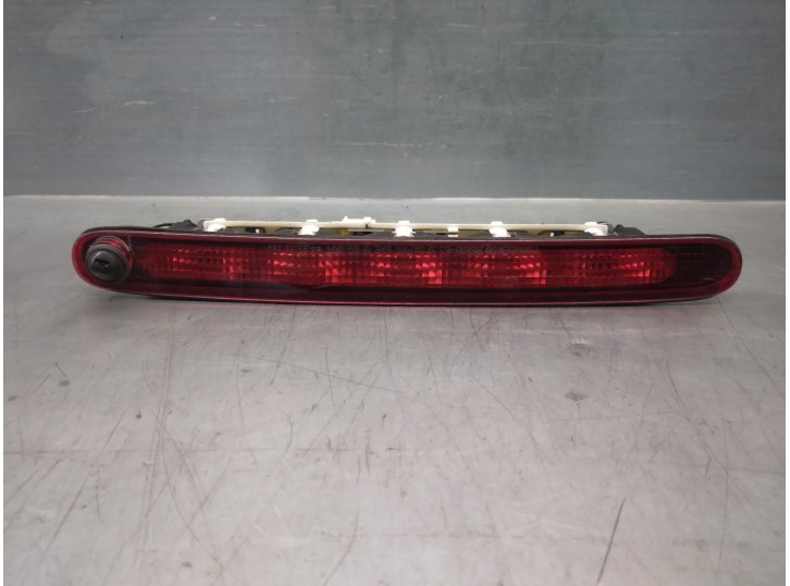 Recambio de luz central de freno para suzuki swift berlina (mz) 1.3 16v cat referencia OEM IAM 3581063J0  