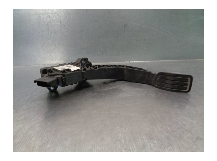 Recambio de potenciometro pedal para peugeot 2008 (p1) 1.5 blue-hdi fap referencia OEM IAM 9827704480 6PV01352401 HELLA