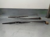 Recambio de brazo limpia delantero derecho para nissan cabstar 3.0 referencia OEM IAM 28886MB400 