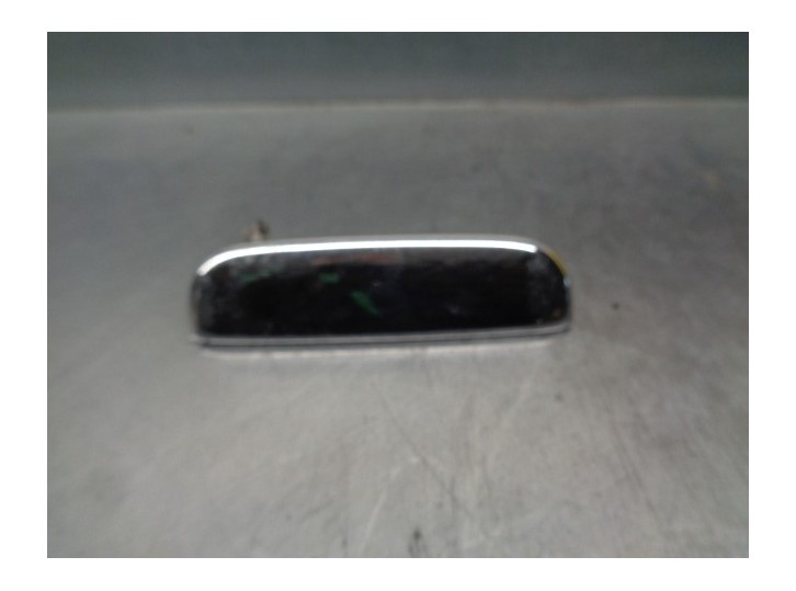 Recambio de maneta exterior delantera derecha para nissan cabstar 3.0 referencia OEM IAM 82606MA60B  