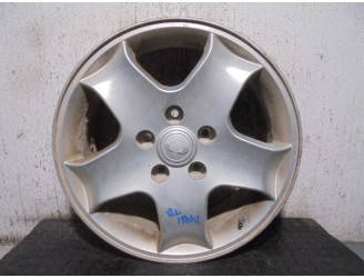 Recambio de llanta para ssangyong actyon 2.0 td cat referencia OEM IAM 4173031370 R18X7.5JET43 ALUMINIO 5P