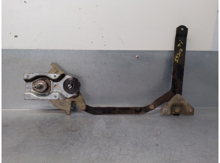 Recambio de elevalunas trasero izquierdo para ford orion 1.3 referencia OEM IAM 1640143 MANUAL 4 PUERTAS