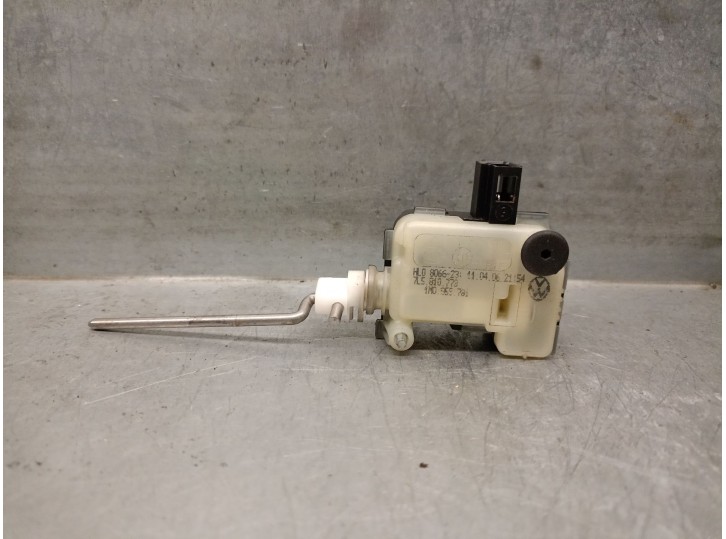 Recambio de motor tapa deposito combustible para porsche cayenne (9pa) 3.2 referencia OEM IAM 7L5810773  