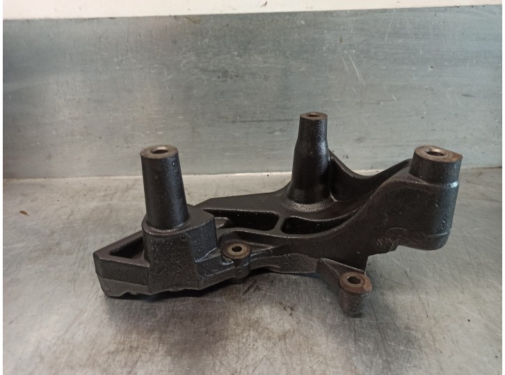 Recambio de soporte motor para jeep compass 2.0 crd cat referencia OEM IAM 05105588AD 