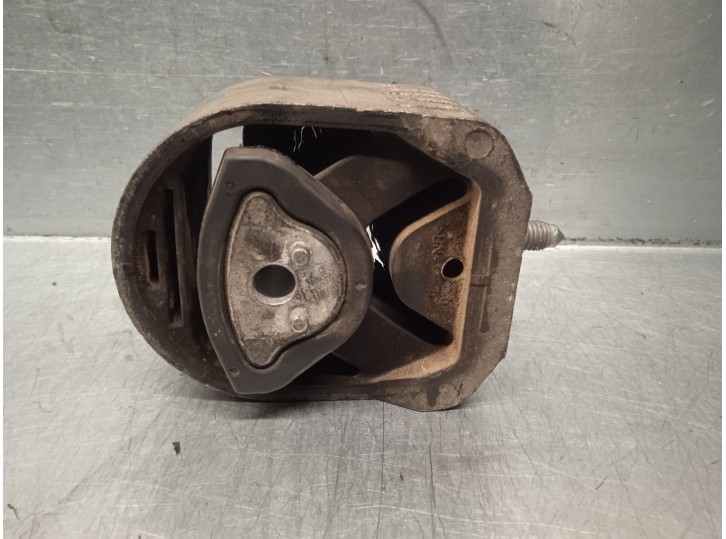 Recambio de soporte motor para mercedes-benz clase a (w169) 1.5 cat referencia OEM IAM A1692400717  
