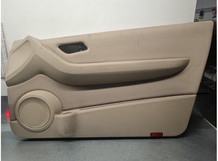 Recambio de guarnecido puerta delantera derecha para mercedes-benz clase a (w169) 1.5 cat referencia OEM IAM A1697201270 TELA Y 