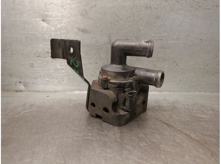 Recambio de bomba agua para bmw 5 (f10) 530 d referencia OEM IAM 64119239313 64119253081 