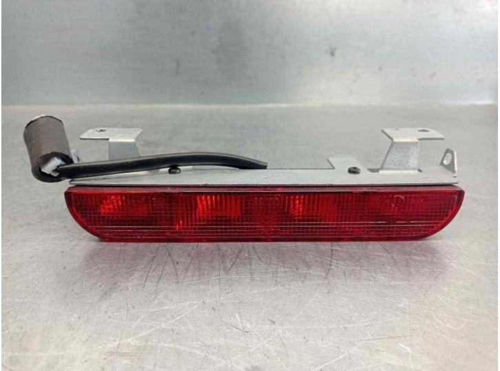 Recambio de luz central de freno para mitsubishi colt berlina 3 (cz) 1.3 atlantis referencia OEM IAM 09967029  