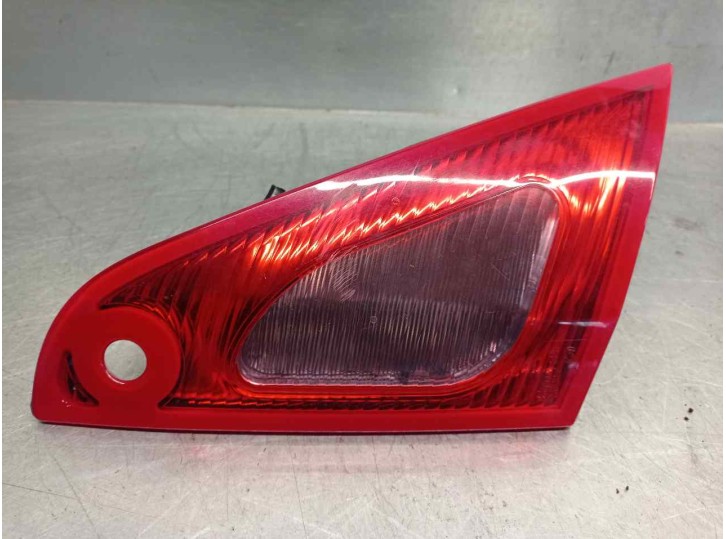 Recambio de piloto trasero derecho para mitsubishi colt berlina 3 (cz) 1.3 atlantis referencia OEM IAM MN105622 DE PORTON 3 PUER