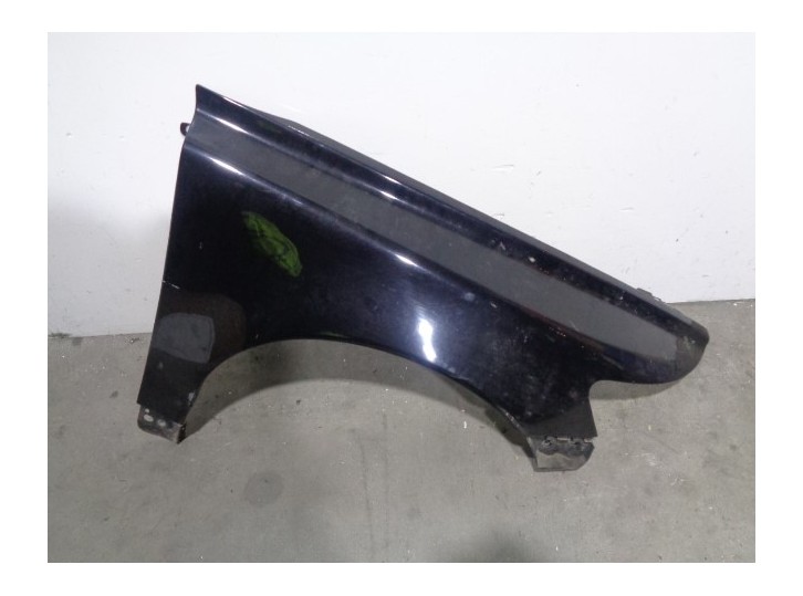 Recambio de aleta delantera derecha para volvo v50 familiar 2.0 diesel cat referencia OEM IAM 31278845 NEGRA 