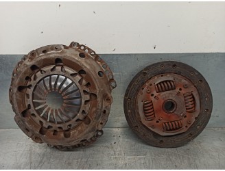 Recambio de kit embrague para seat ibiza (6l1) 1.9 sdi referencia OEM IAM 038141026 119012810 LUK