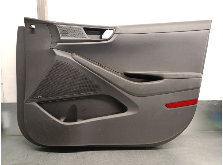 Recambio de guarnecido puerta delantera derecha para hyundai ioniq (ae) 1.6 gdi hybrid referencia OEM IAM 82380G2000 82308G2140T