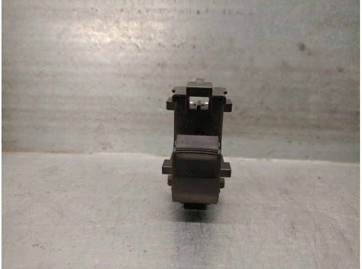 Recambio de mando elevalunas delantero derecho para toyota yaris (_p13_) 1.5 hybrid (nhp130_) referencia OEM IAM 19282918  