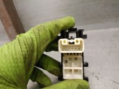 Recambio de mando elevalunas delantero derecho para toyota yaris (_p13_) 1.5 hybrid (nhp130_) referencia OEM IAM 19282918  