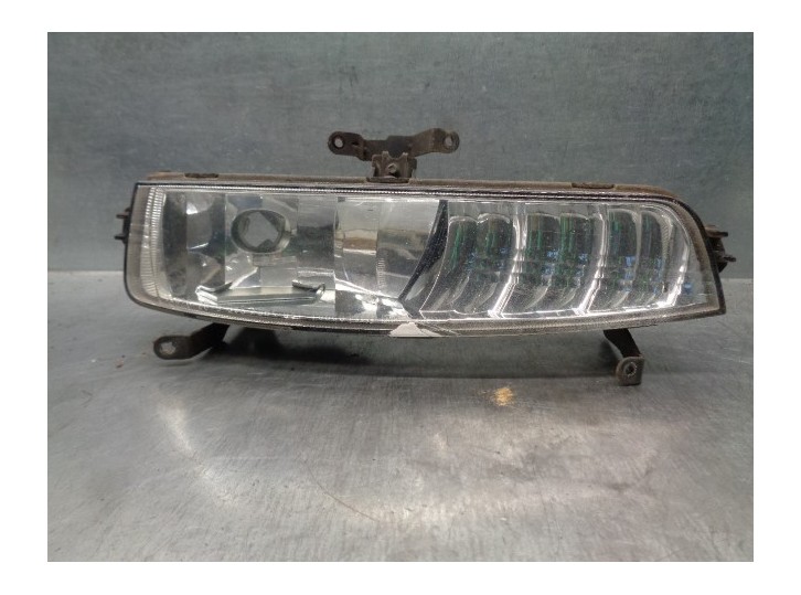 Replacement left fog light for Hyundai Accent (MC) 1.4 CAT OEM IAM reference 922011E000 