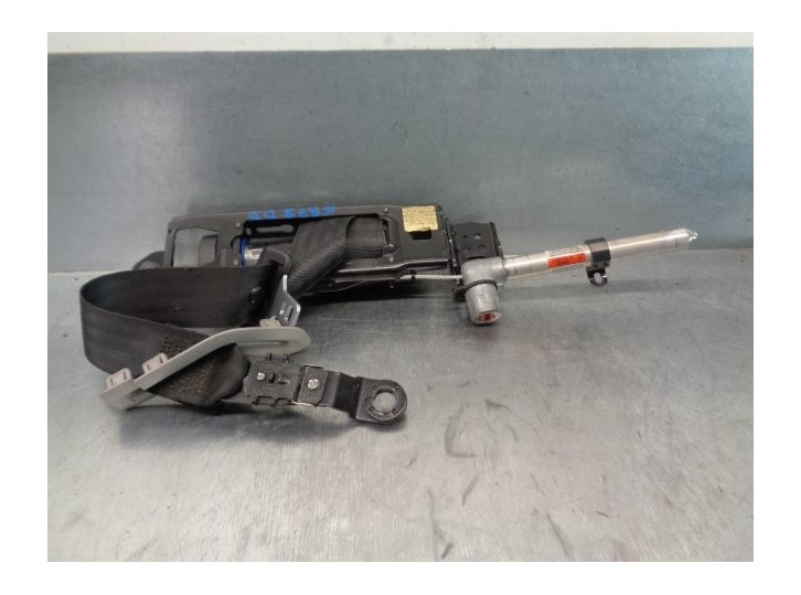 Replacement front right seat belt for Volvo V50 Estate 2.0 Diesel CAT OEM IAM reference 8639692 WITH PRETENSIONER