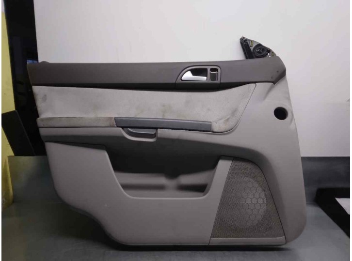 Recambio de guarnecido puerta delantera izquierda para volvo v50 familiar 2.0 diesel cat referencia OEM IAM 30755292 5 PUERTAS