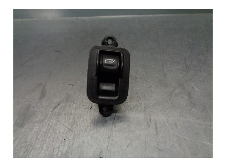 Recambio de mando elevalunas delantero derecho para volvo v50 familiar 2.0 diesel cat referencia OEM IAM 30773214 
