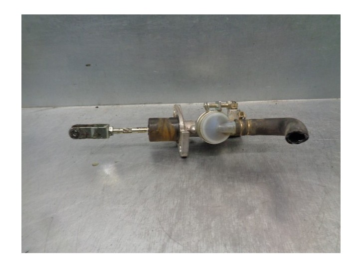 Recambio de bomba embrague para nissan cabstar 3.0 referencia OEM IAM 30610MB400 