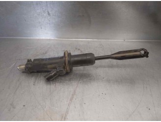 Recambio de bomba embrague para dacia duster 1.5 dci diesel fap cat referencia OEM IAM 8200424004D 