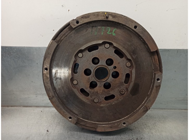 Recambio de volante motor para peugeot 308 1.6 hdi fap referencia OEM IAM 9686904080 