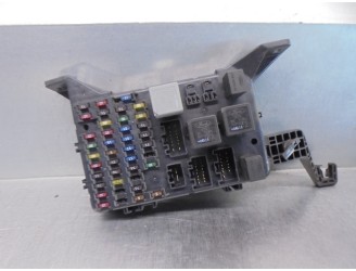 Recambio de caja reles / fusibles para jaguar x-type 2.5 v6 24v cat referencia OEM IAM 1X4314A073AF  