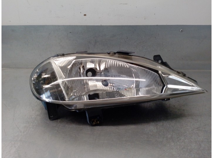 Replacement right headlight for Renault Megane I Phase 2 Saloon (BA0) 1.9 dCi Authentique OEM IAM reference 087470 087470 VALEO