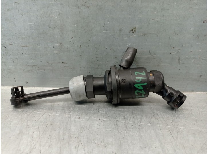 Recambio de bombin embrague para nissan juke (f15) 1.5 dci referencia OEM IAM 306101KB0B 306101KB0B 3072303