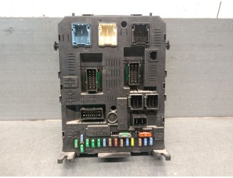 Recambio de caja reles / fusibles para peugeot partner kombi confort referencia OEM IAM 281197595 JOHNSON CONTROLS