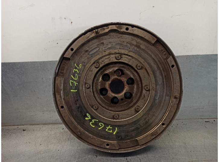 Recambio de volante motor para ford focus berlina (cap) 1.6 tdci cat referencia OEM IAM 3M516477CI  