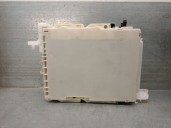 Recambio de caja reles / fusibles para toyota yaris (_p13_) 1.5 hybrid (nhp130_) referencia OEM IAM 8273052K40  8B270506