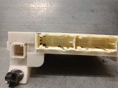 Recambio de caja reles / fusibles para toyota yaris (_p13_) 1.5 hybrid (nhp130_) referencia OEM IAM 8273052K40  8B270506