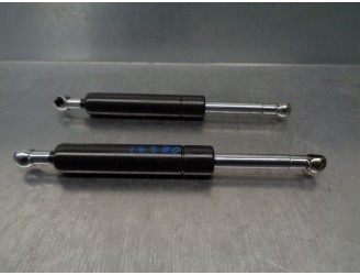 Replacement boot / tailgate struts for Volvo V70 Estate 2.5 Turbodiesel OEM IAM reference 9485548 