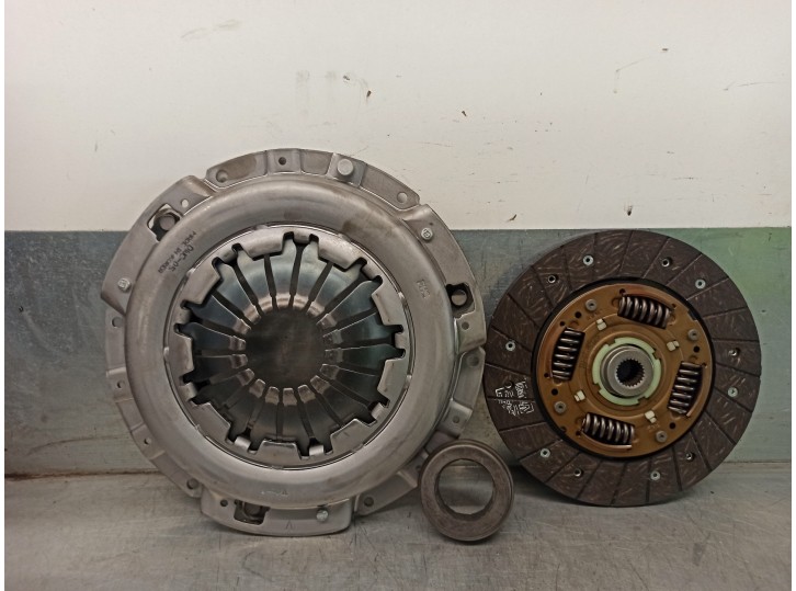 Recambio de kit embrague para daewoo nexia 1.5 cat referencia OEM IAM DWC05 DWC05 VALEO