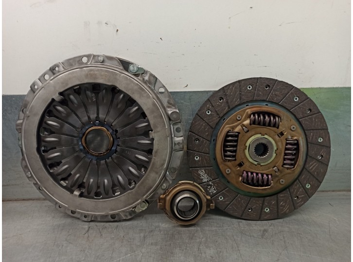 Recambio de kit embrague para kia carens 2.0 turbodiesel cat referencia OEM IAM HDC69 HDC69 VALEO