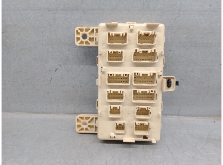 Recambio de caja reles / fusibles para lexus rx (_u3_) 400h (mhu38_) referencia OEM IAM 8267148010 8267148010 