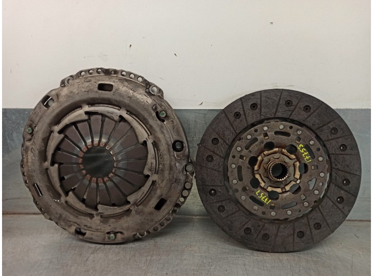 Recambio de kit embrague para skoda octavia combi (1u5) 1.9 tdi referencia OEM IAM 06A141023  LUK