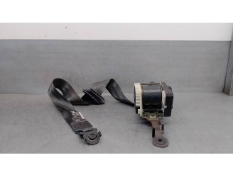 Replacement front right seatbelt for Renault Clio II Phase II (B/CB0) 1.5 dCi Diesel OEM IAM reference 82000685