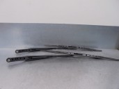 Replacement front right wiper arm for SEAT Ibiza (6K) 1.4 OEM IAM reference 6K1955407D 6K1955408D 