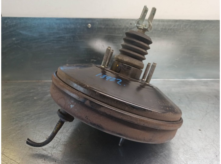 Recambio de servofreno para toyota aygo (kgb/wnb) 1.0 cat referencia OEM IAM 472000H010B 0204051248 BOSCH