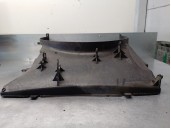 Recambio de calandra delantera de radiador para land rover discovery 2.7 td v6 cat referencia OEM IAM PGK500095 