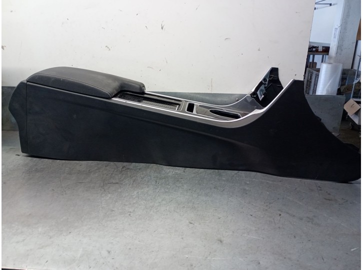 Recambio de consola central para jaguar xe (x760) 2.0 d referencia OEM IAM T2H3097 T2H3097 