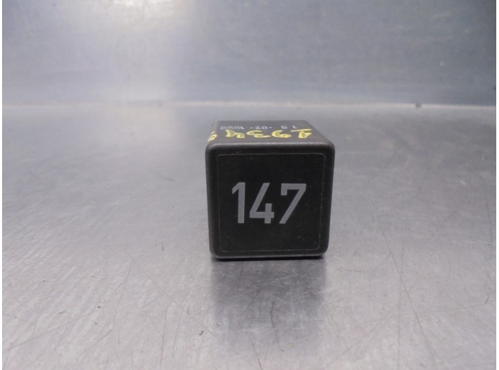 Replacement relay for Seat Ibiza (6K) 1.4 OEM IAM reference 1H0959142 