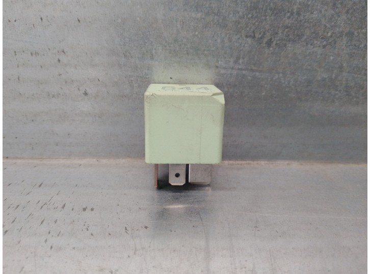 Recambio de rele para audi q3 (8ug) 2.0 16v tdi referencia OEM IAM 4H0951253 