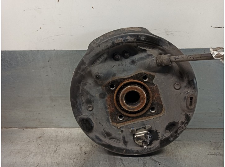 Recambio de mangueta trasera derecha para smart coupe 1.0 cat referencia OEM IAM A4513500235  