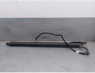 Replacement trunk / tailgate struts for Audi Q3 (8UG) 2.0 16V TDI OEM IAM reference 8U0827851 8U0827851 