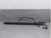 Replacement trunk / tailgate struts for Audi Q3 (8UG) 2.0 16V TDI OEM IAM reference 8U0827851 8U0827851 